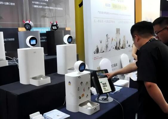 伶宠科技智能喂食器怎么用 伶宠科技智能喂食器怎么用