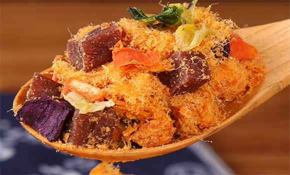 狗狗零食怎么挑选？句星狗粮伴侣解锁狗狗干饭新姿势