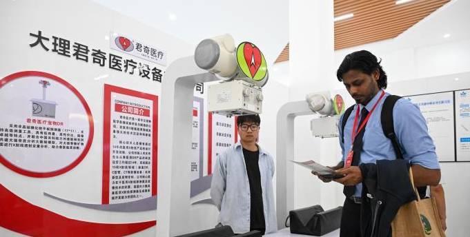 宠物医疗亮相大理医博会 “它经济”成产业新风向