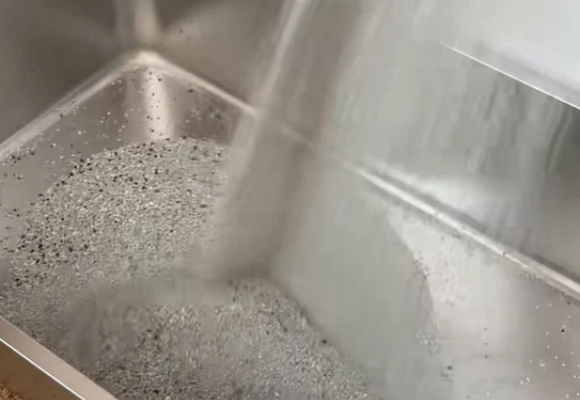多猫混养家庭必看！矿砂好还是豆腐猫砂好？之了矿砂实测