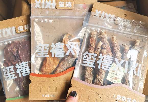 驯犬师私藏的狗狗训练奖励零食推荐,XIXI玺禧让训练时光充满期待 驯犬师私藏的狗狗训练奖励零食推荐,XIXI玺禧让训练时光充满期待