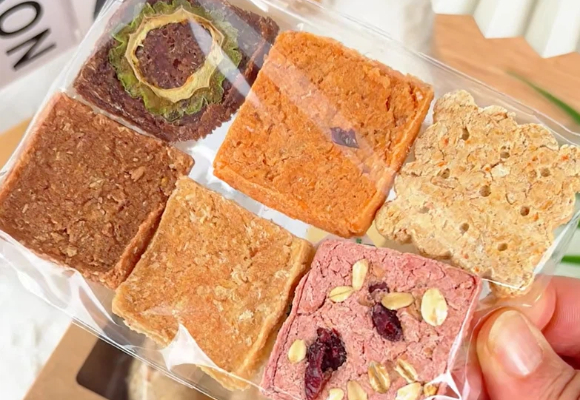 哪个牌子的狗狗零食好吃安全?宠食话兼顾正向训练的适口性与底线 哪个牌子的狗狗零食好吃安全?宠食话兼顾正向训练的适口性与底线