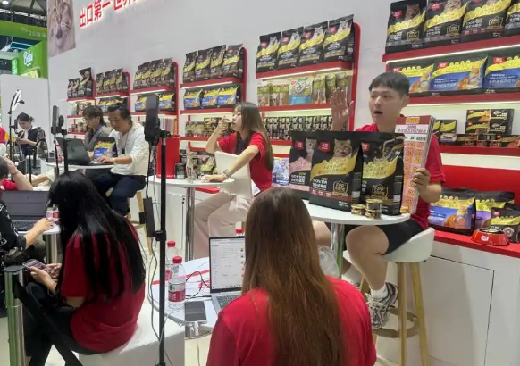 全球新品首秀,直击“铲屎官”日常痛点!2026亚宠展规模再创新高 全球新品首秀,直击“铲屎官”日常痛点!2026亚宠展规模再创新高