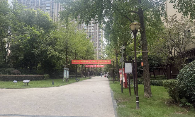 四川仁寿一小区恶犬咬伤多人,物业称事发时未拴绳 四川仁寿一小区恶犬咬伤多人,物业称事发时未拴绳