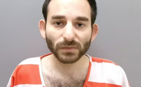 过路者一眼看出的不对劲：马里兰一男子因随身带约 14 处刀伤死犬被控重罪虐待